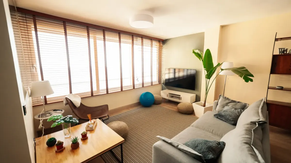 Flats & Apartments — view 2
